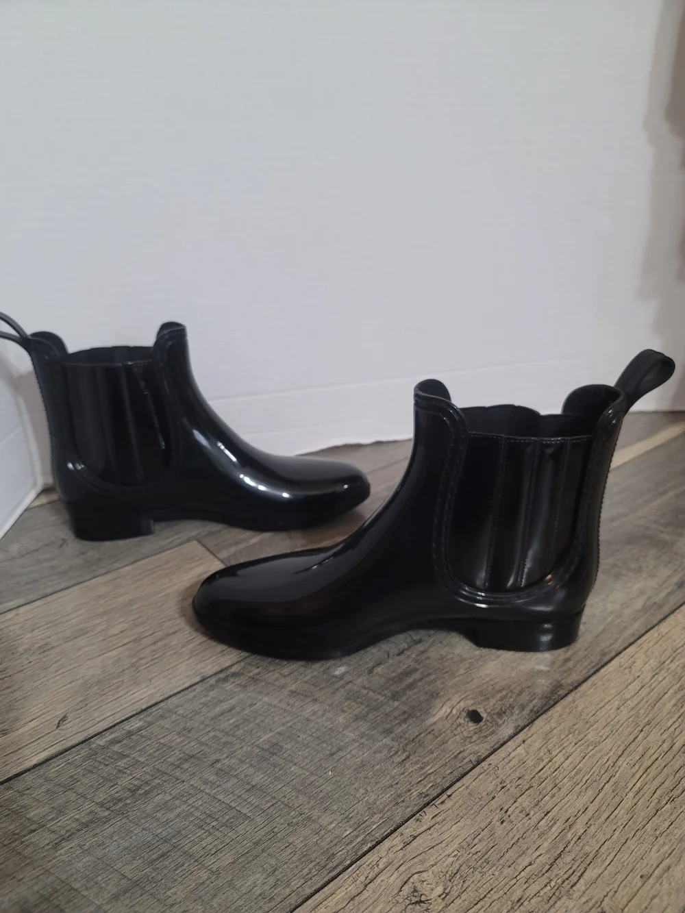 Joie KADA waterproof Glossy Black Chelsea Rain Boots Patent Rubber Elastic Sides